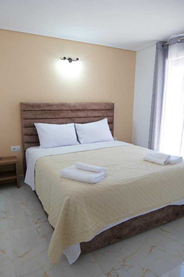 Elite Hotel Sarandë Eksteriør billede